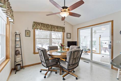 7320 Hampshire Drive NE Cedar Rapids IA 52402