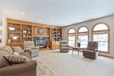 7320 Hampshire Drive NE Cedar Rapids IA 52402