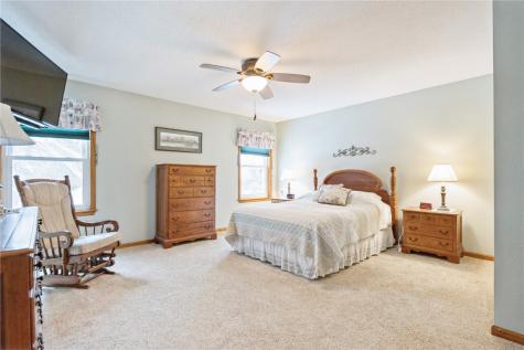 7320 Hampshire Drive NE Cedar Rapids IA 52402