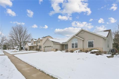 7320 Hampshire Drive NE Cedar Rapids IA 52402