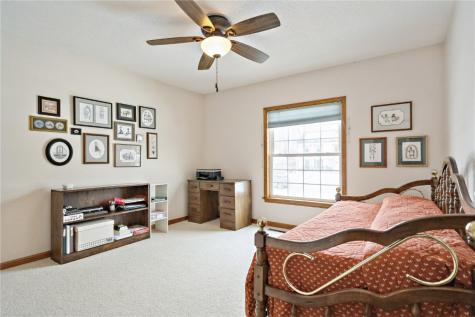 7320 Hampshire Drive NE Cedar Rapids IA 52402