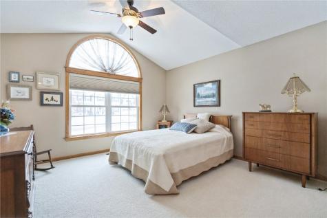 7320 Hampshire Drive NE Cedar Rapids IA 52402