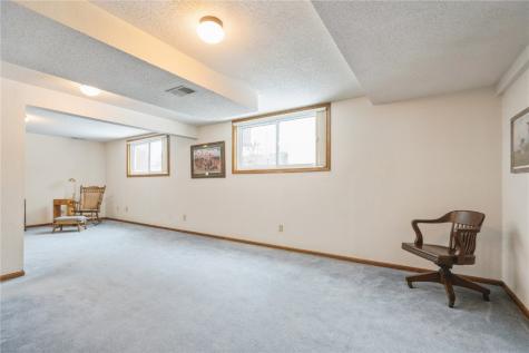 7320 Hampshire Drive NE Cedar Rapids IA 52402