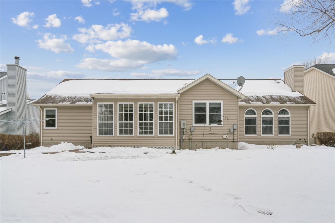 7320 Hampshire Drive NE Cedar Rapids IA 52402
