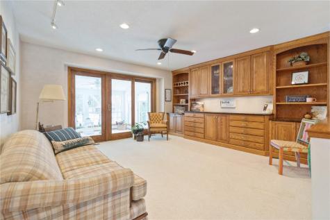 7320 Hampshire Drive NE Cedar Rapids IA 52402