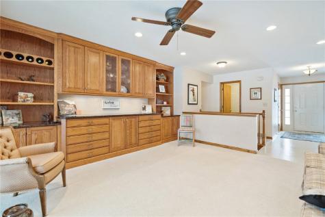 7320 Hampshire Drive NE Cedar Rapids IA 52402