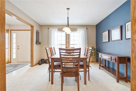 7320 Hampshire Drive NE Cedar Rapids IA 52402