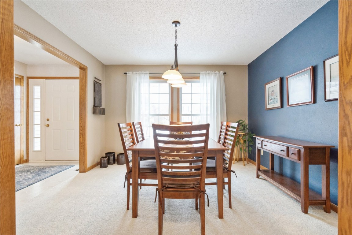 7320 Hampshire Drive NE Cedar Rapids IA 52402