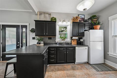2700 3rd Avenue Marion IA 52302