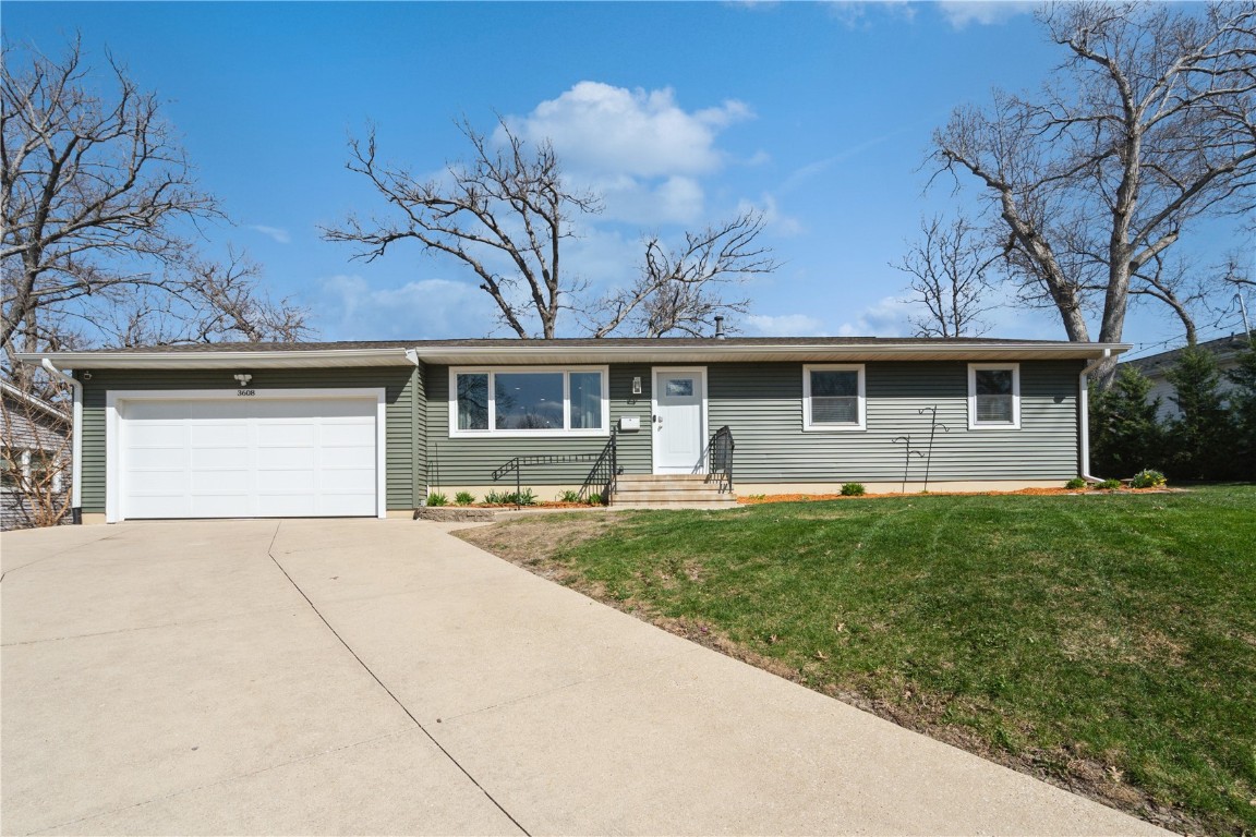 3608 Terrace Hill Drive NE Cedar Rapids IA 52402