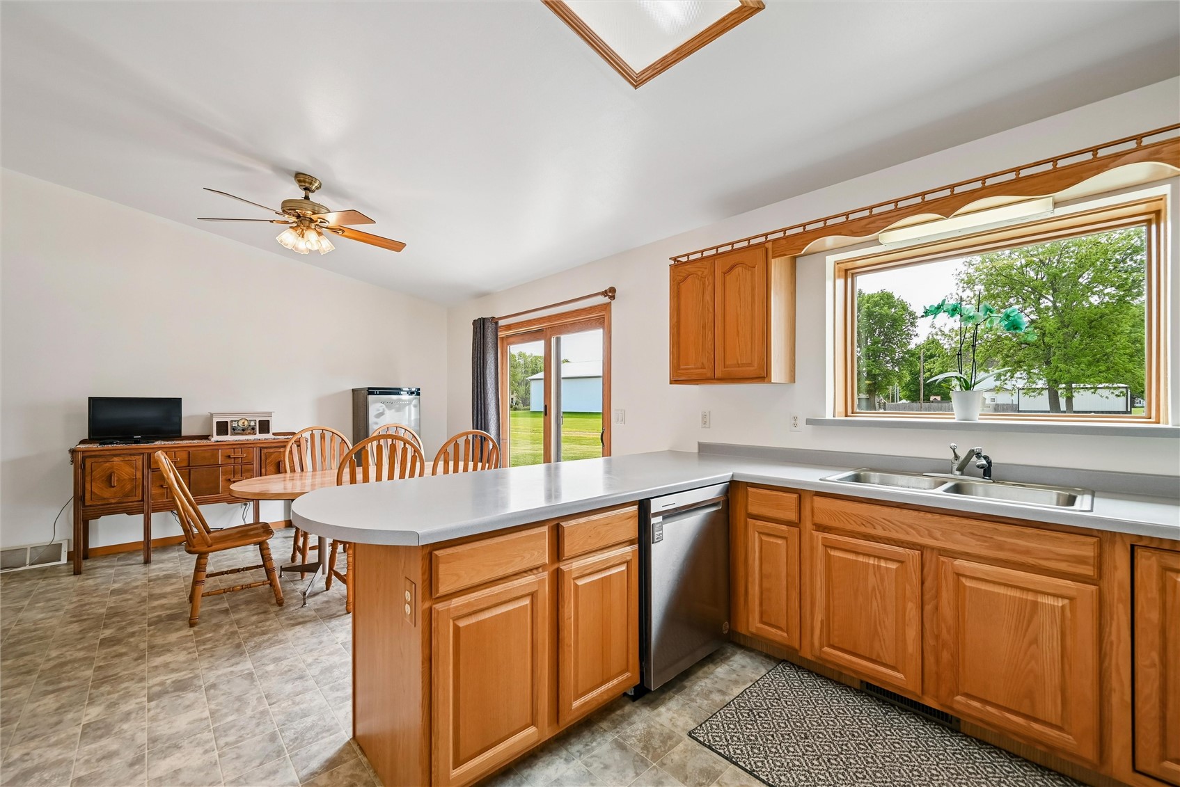 201 Union Street Olin IA 52320