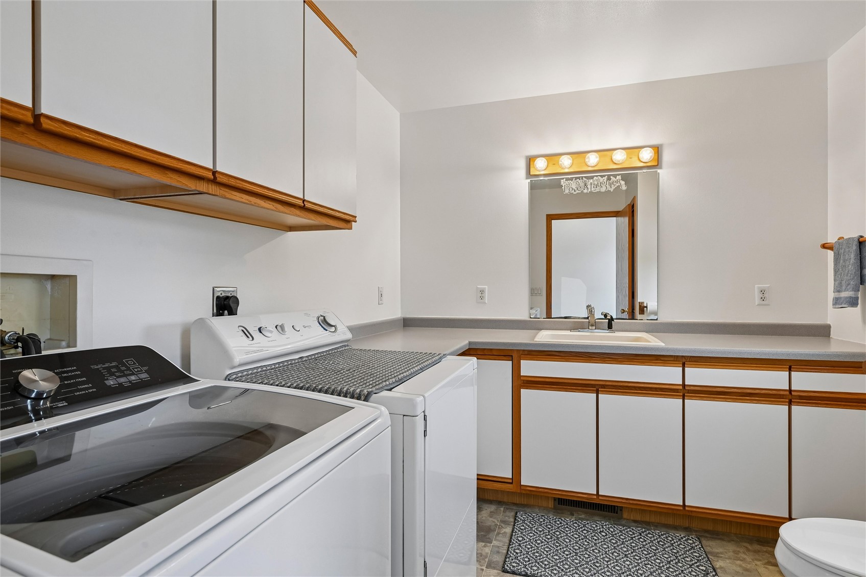201 Union Street Olin IA 52320