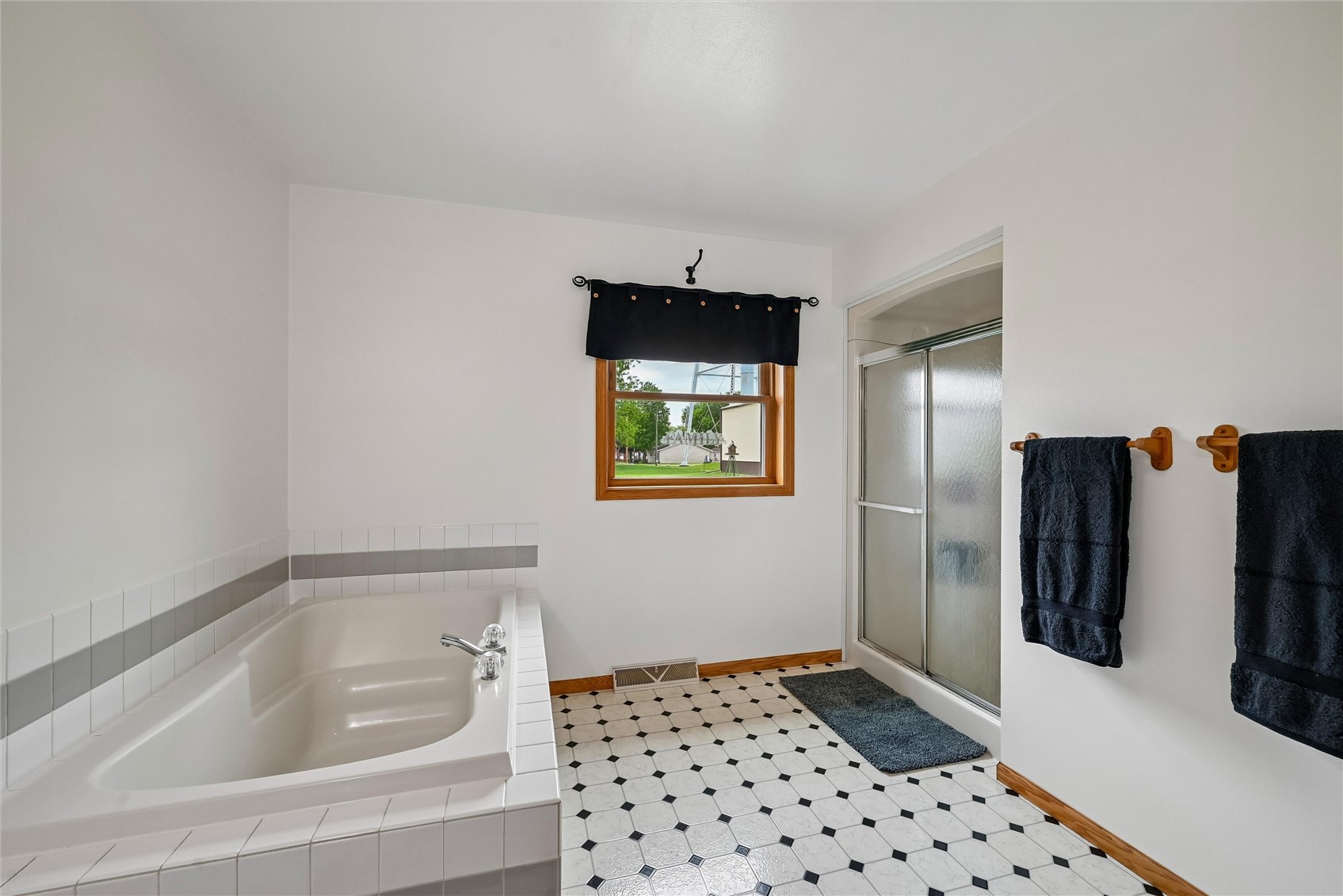 201 Union Street Olin IA 52320