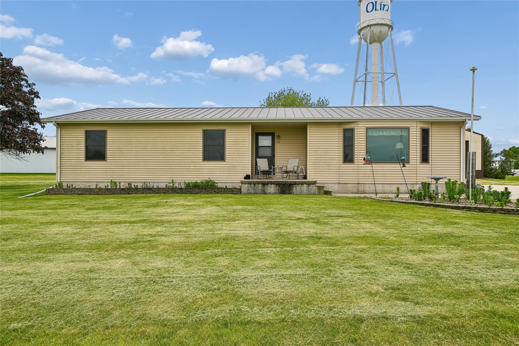 201 Union Street Olin IA 52320
