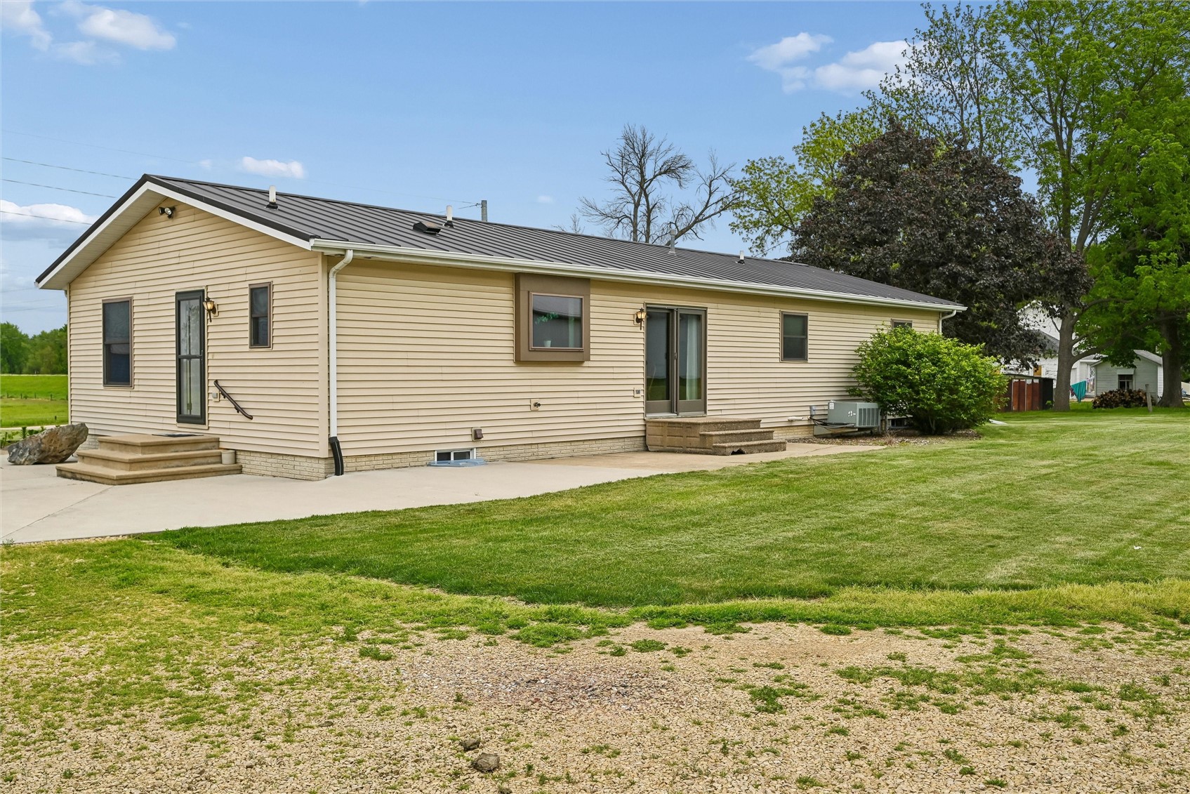 201 Union Street Olin IA 52320