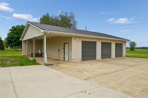 201 Union Street Olin IA 52320