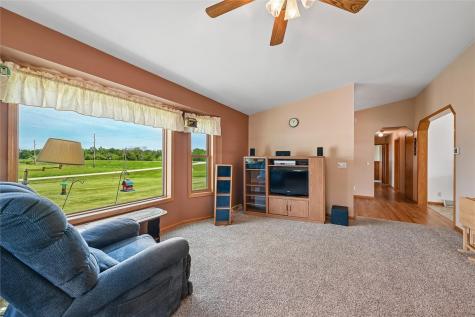 201 Union Street Olin IA 52320