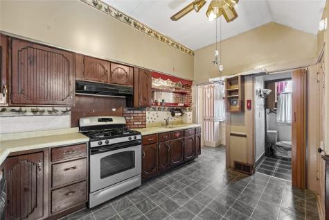 910 Meridian Tipton IA 52772