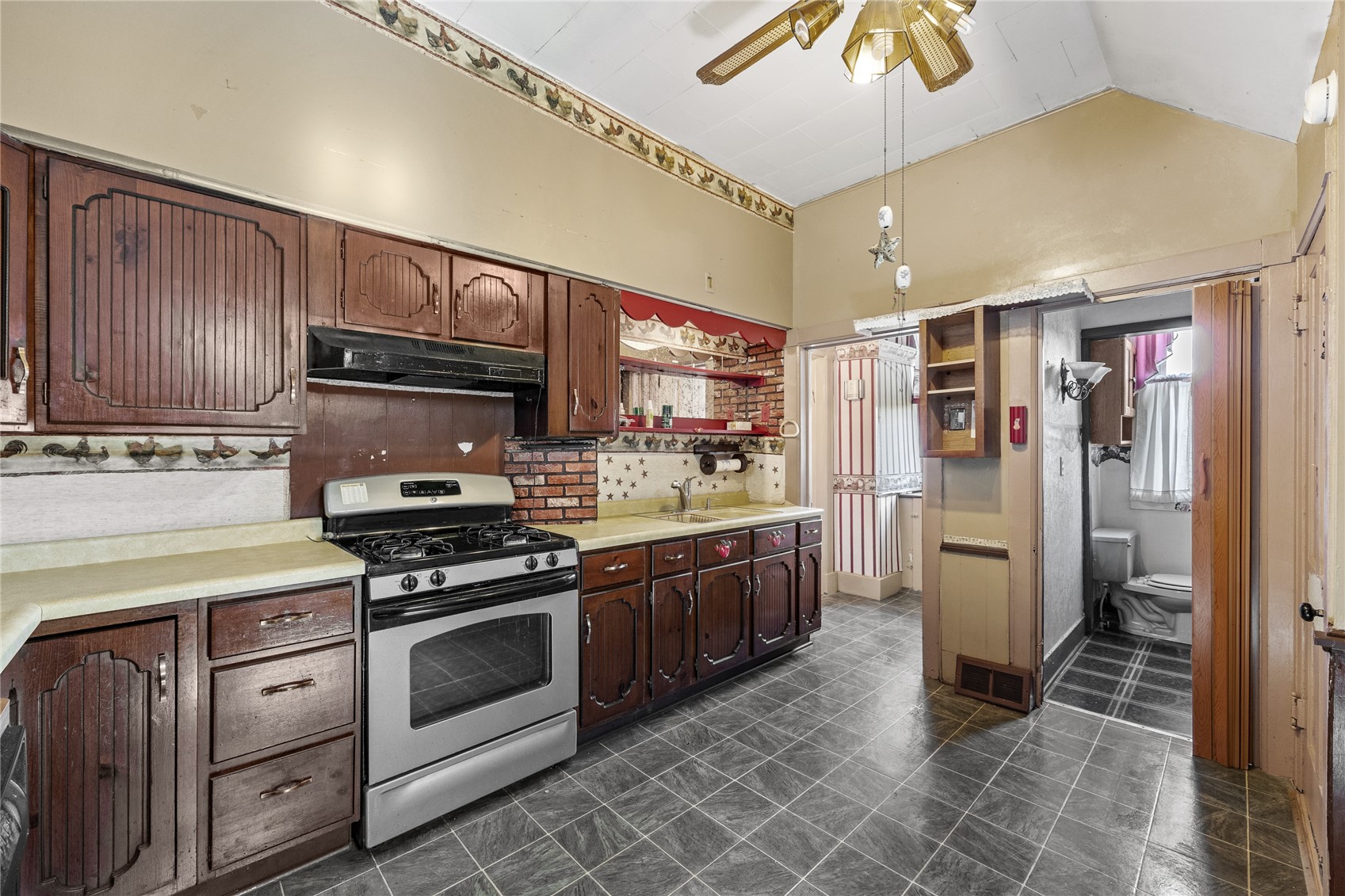 910 Meridian Tipton IA 52772