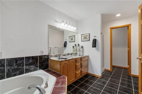 2620 Silver Oak Trail Marion IA 52302