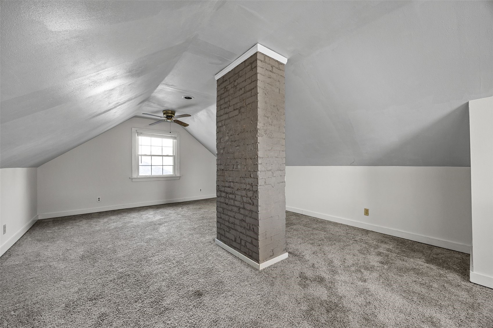 1960 2nd Avenue SE Cedar Rapids IA 52403