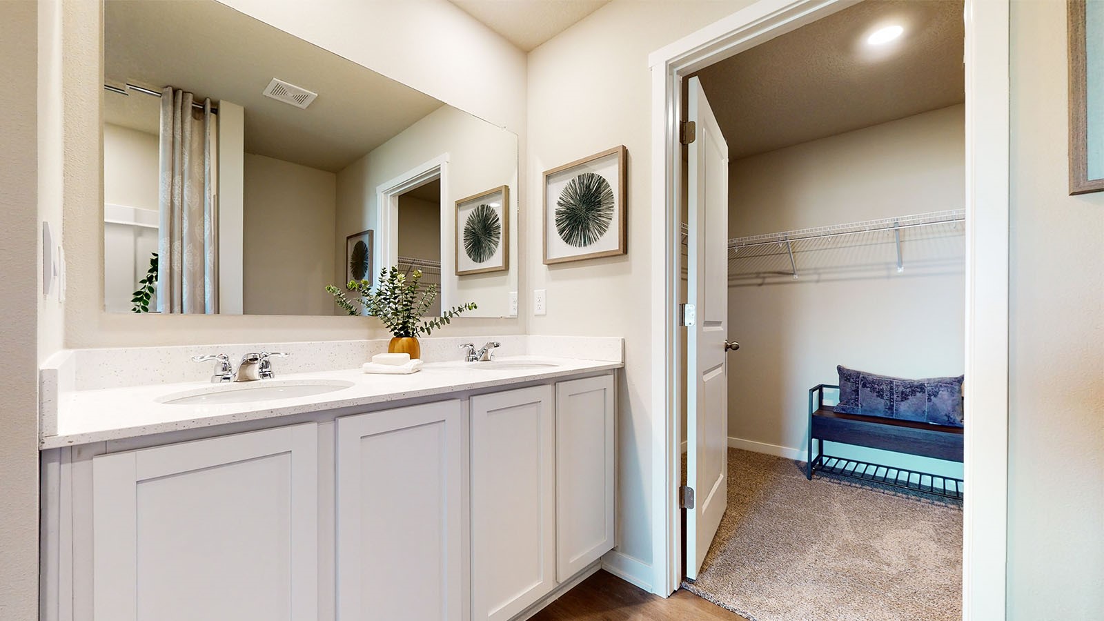 2767 Cecelia Drive Hiawatha IA 52233