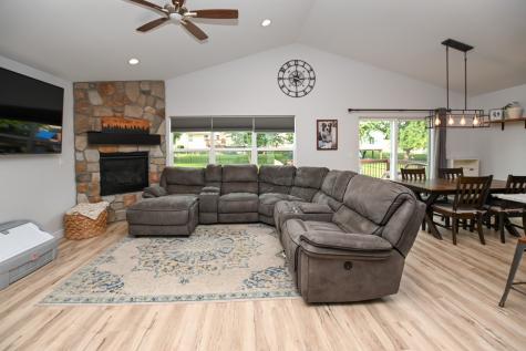 6230 Robinwood Lane Marion IA 52302