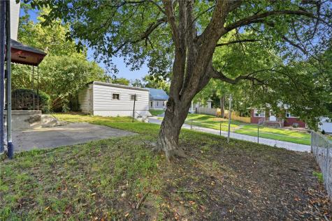 805 Oak Street Muscatine IA 52761