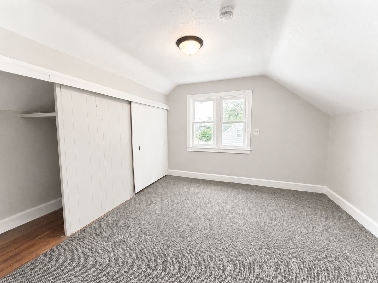 1221 B Avenue NW Cedar Rapids IA 52405