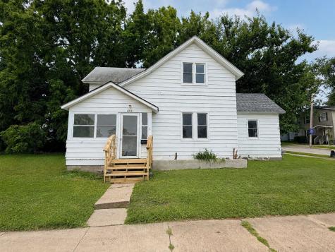 1221 B Avenue NW Cedar Rapids IA 52405