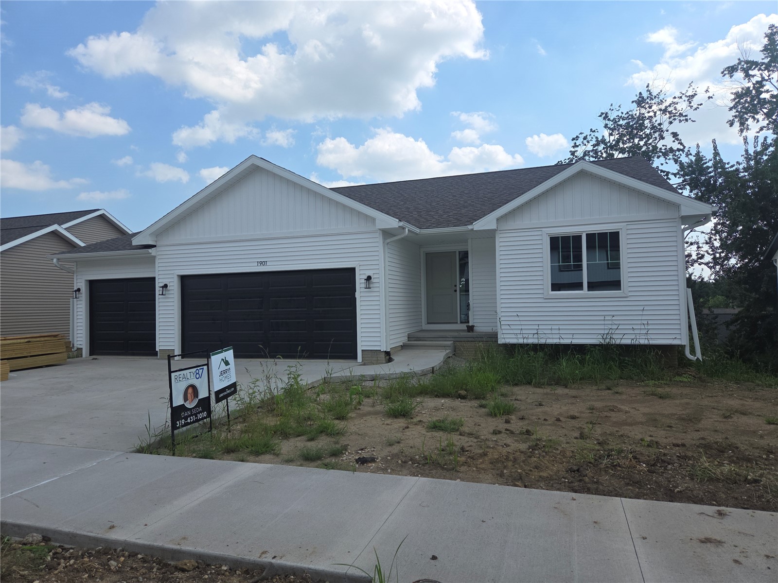 1901 Holly Meadow Avenue SW Cedar Rapids IA 52404
