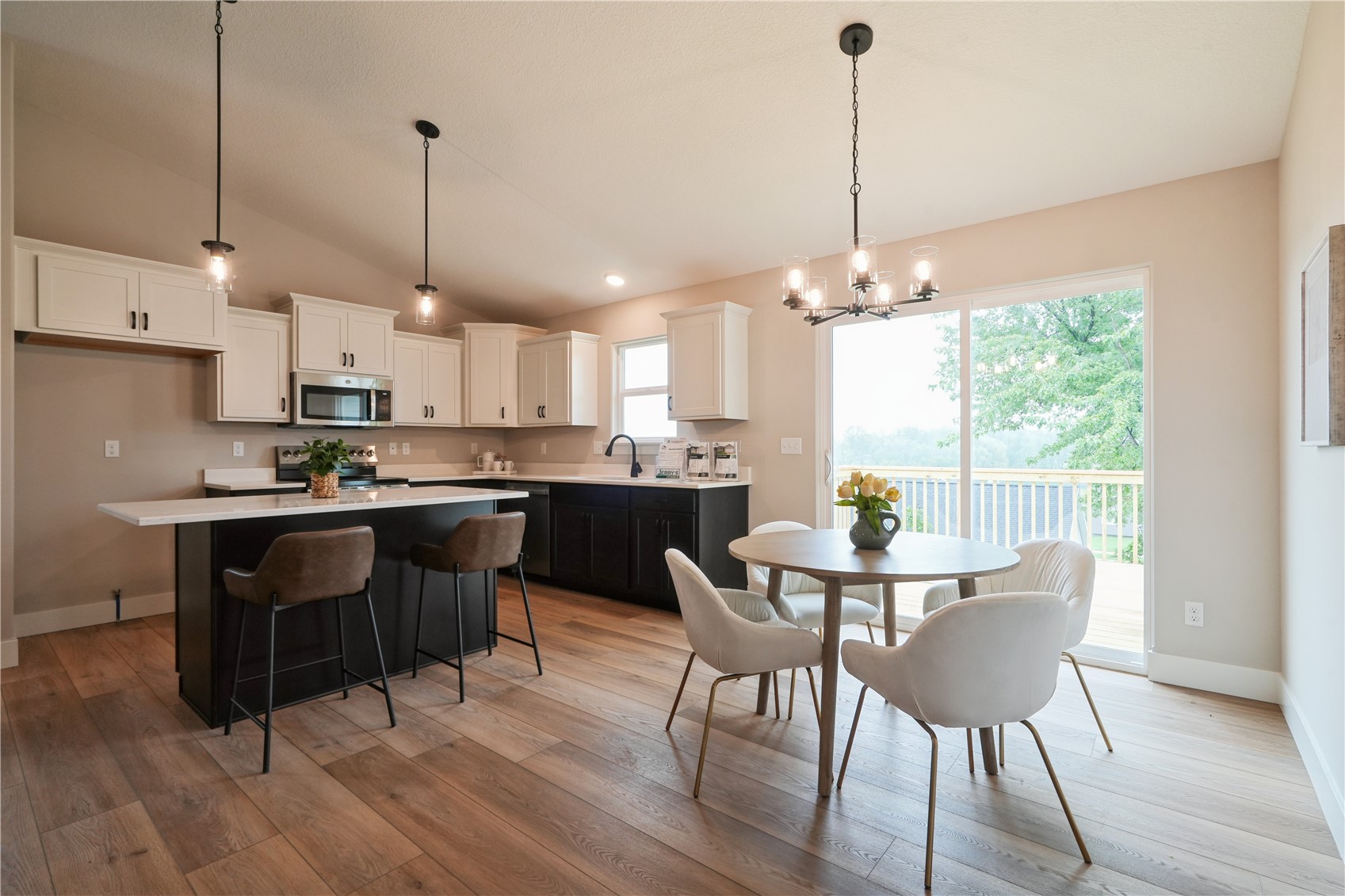 1901 Holly Meadow Avenue SW Cedar Rapids IA 52404