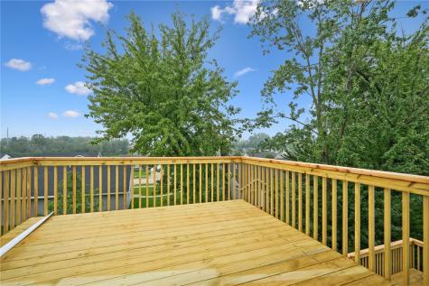 1901 Holly Meadow Avenue SW Cedar Rapids IA 52404