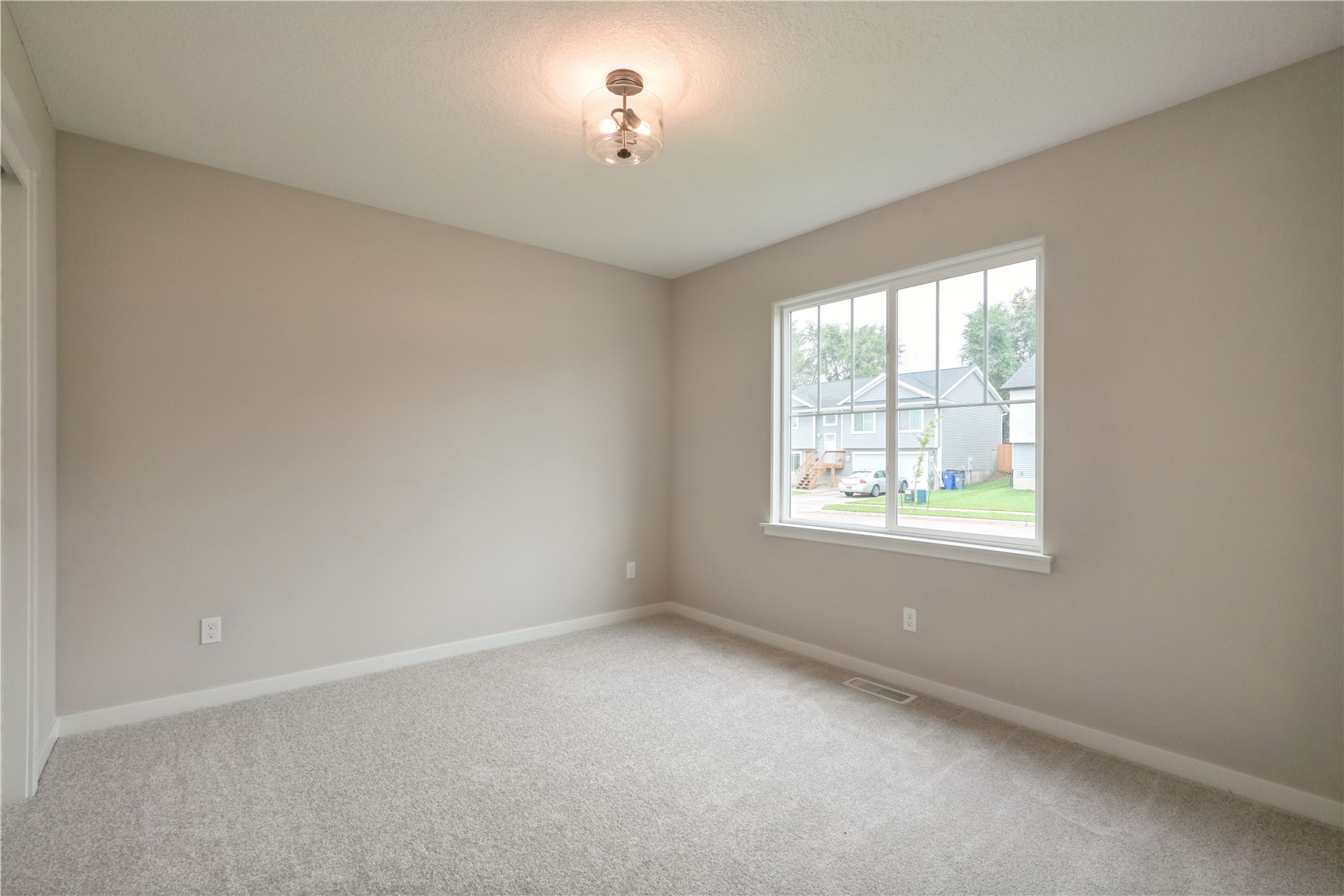 1901 Holly Meadow Avenue SW Cedar Rapids IA 52404