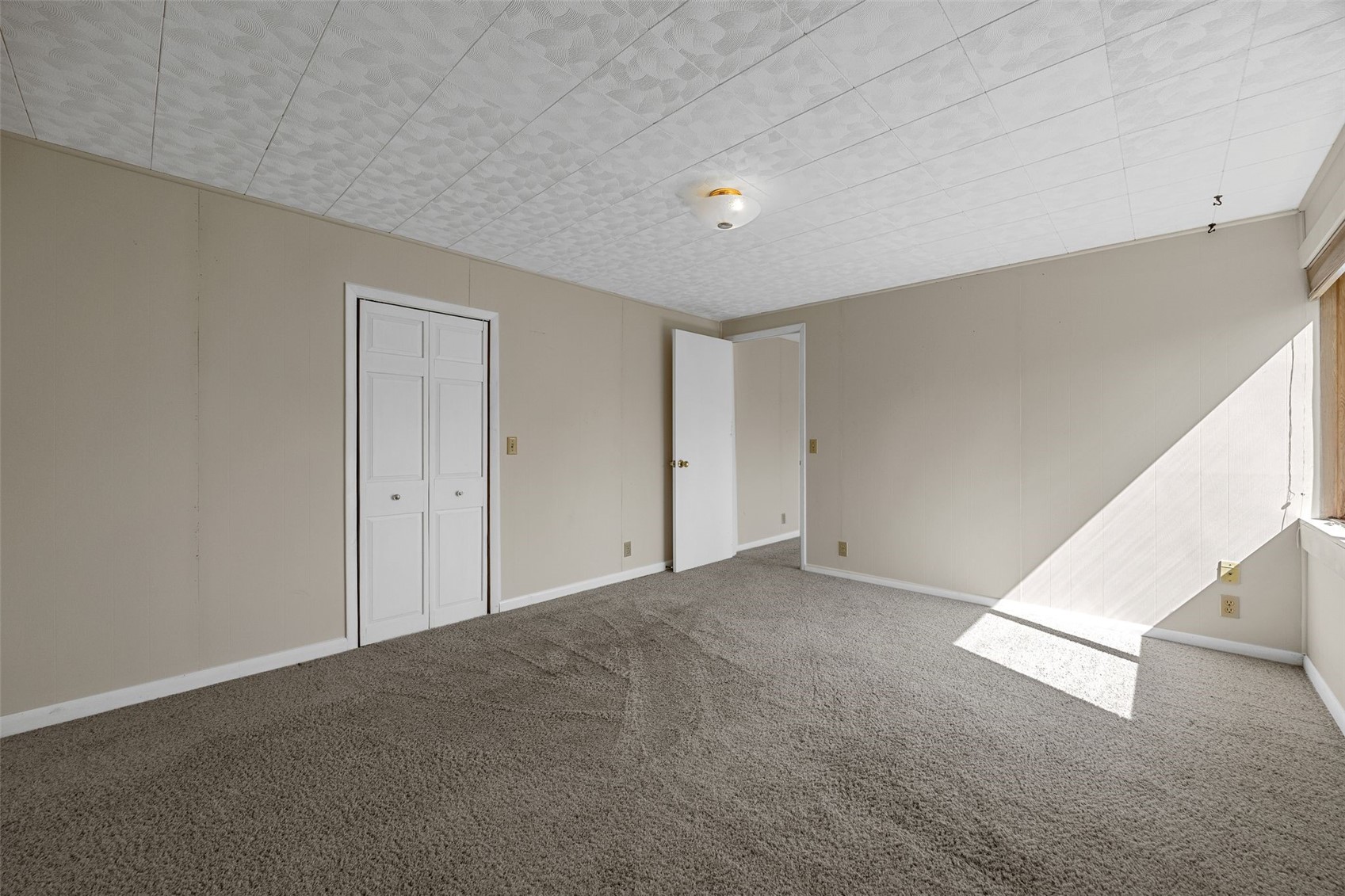 20 N 1st Avenue Iowa City IA 52245
