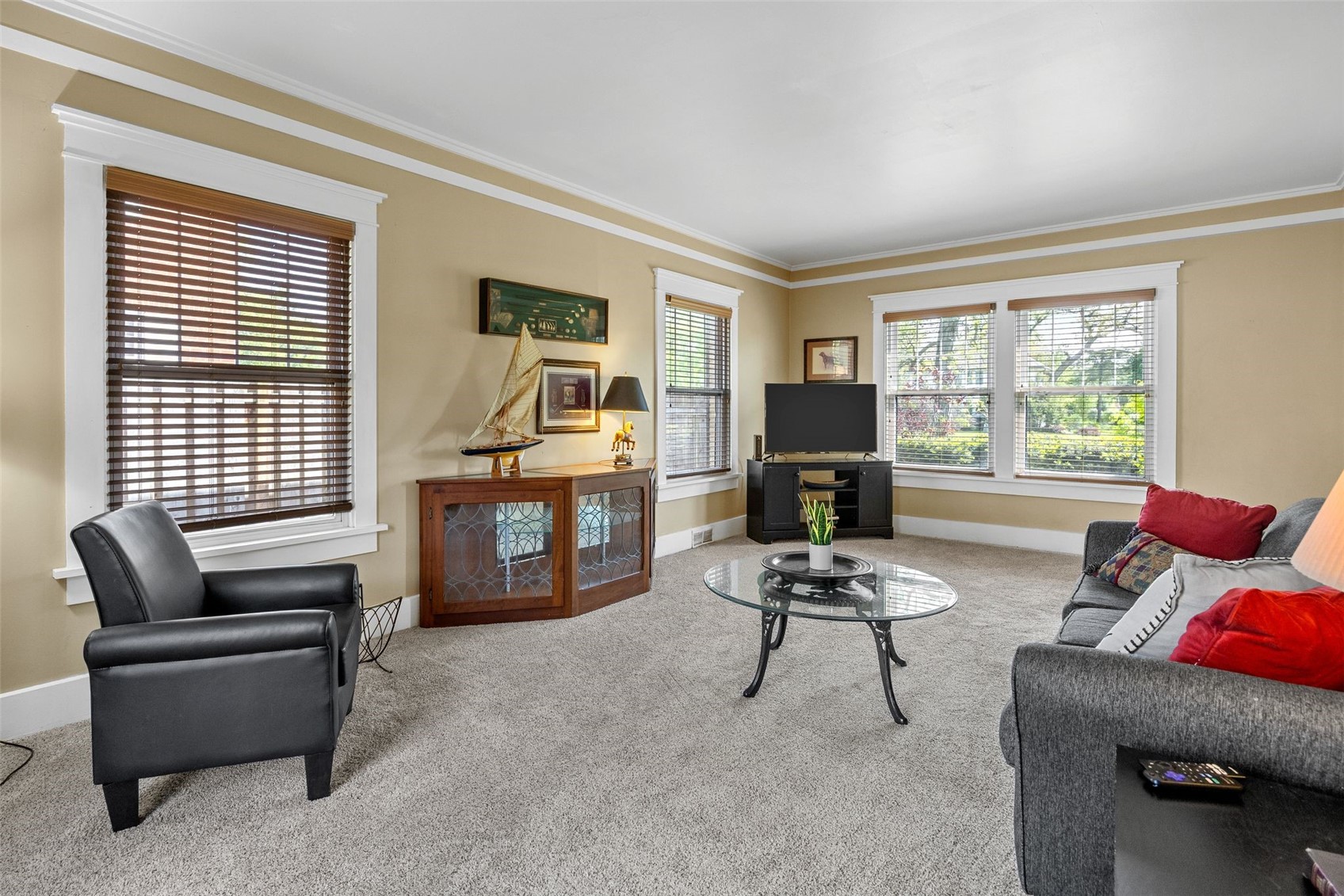 2144 Grande Avenue SE Cedar Rapids IA 52403