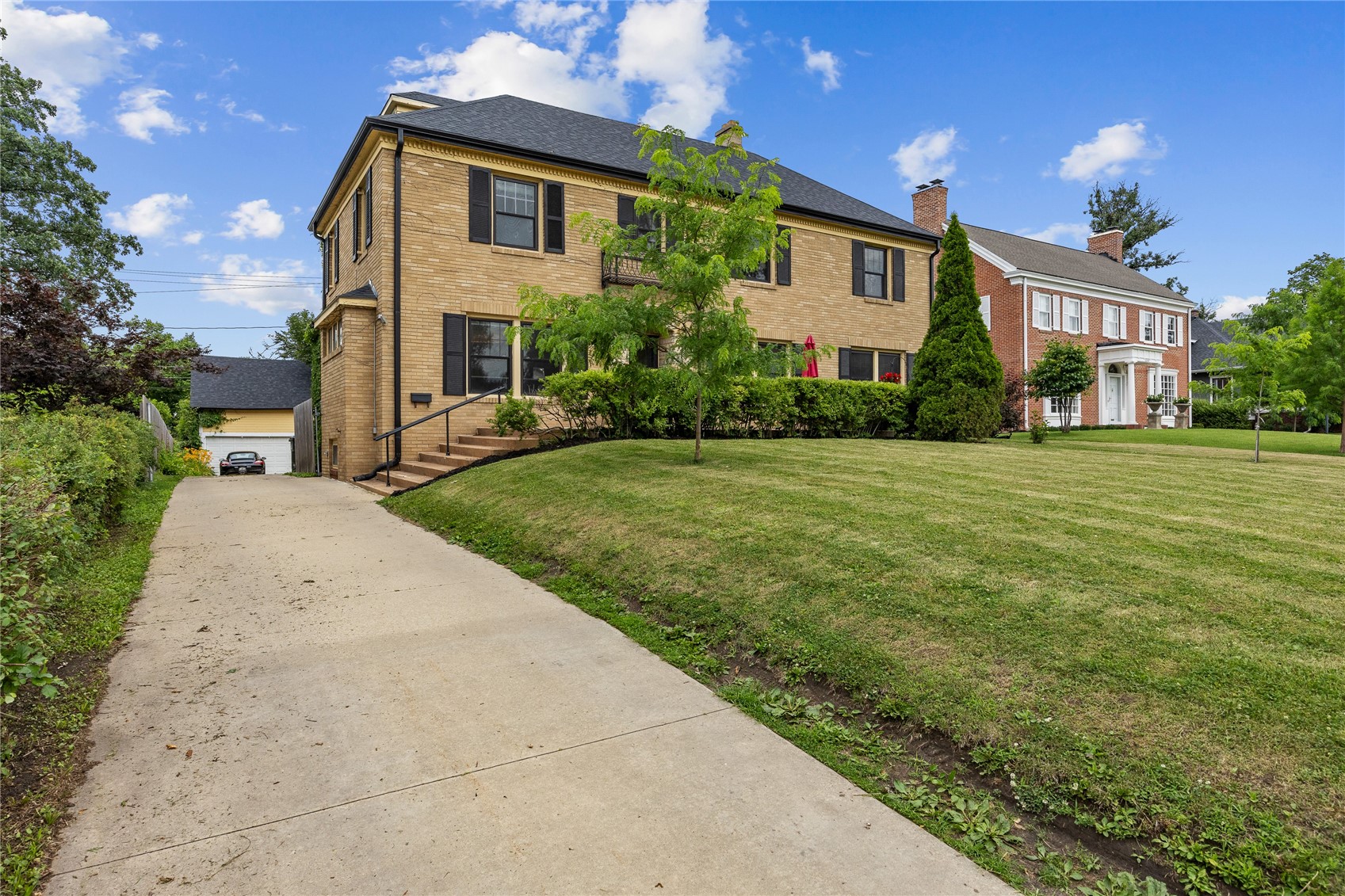 2144 Grande Avenue SE Cedar Rapids IA 52403