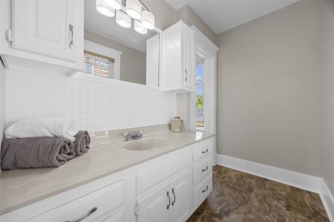 2144 Grande Avenue SE Cedar Rapids IA 52403