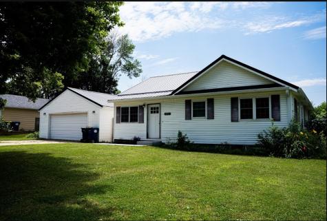 625 Freeseway Drive Robins IA 52328