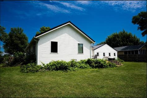 625 Freeseway Drive Robins IA 52328