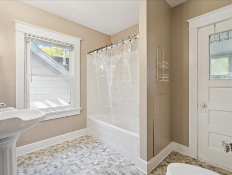 1816 Park Avenue SE Cedar Rapids IA 52403