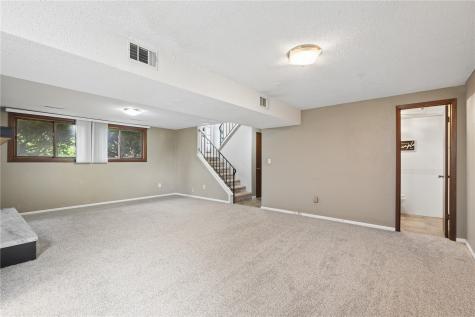3425 Sue Lane NW Cedar Rapids IA 52405