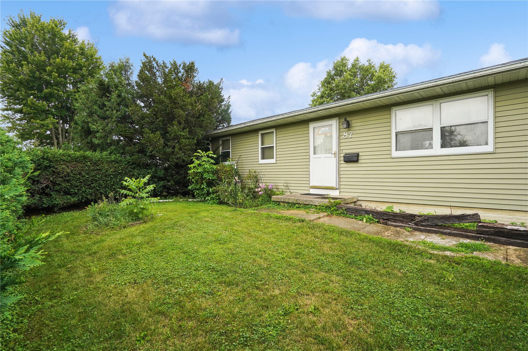 87 4th Avenue Atkins IA 52206