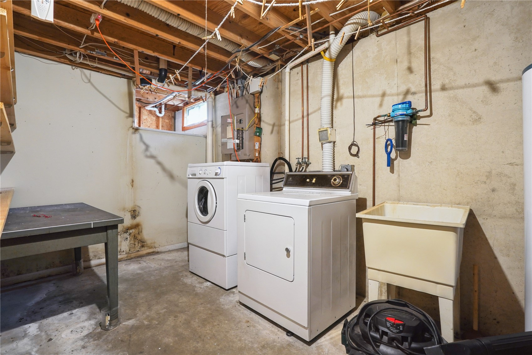 87 4th Avenue Atkins IA 52206