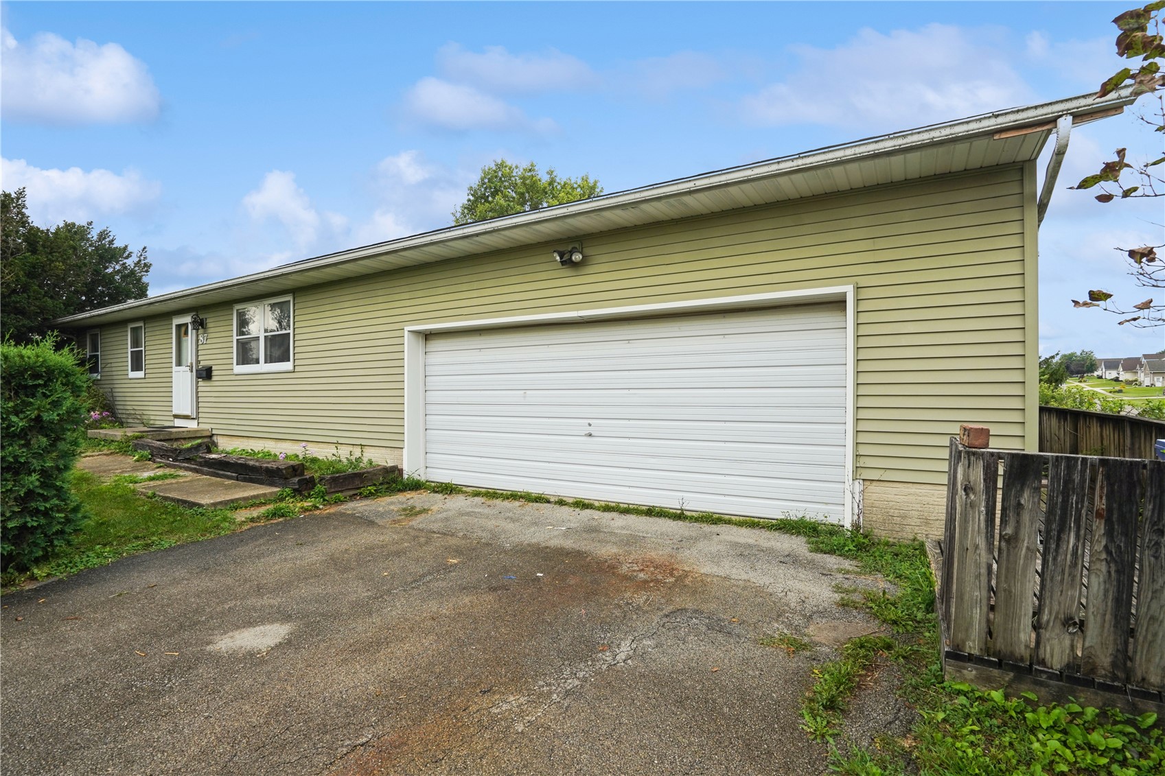 87 4th Avenue Atkins IA 52206