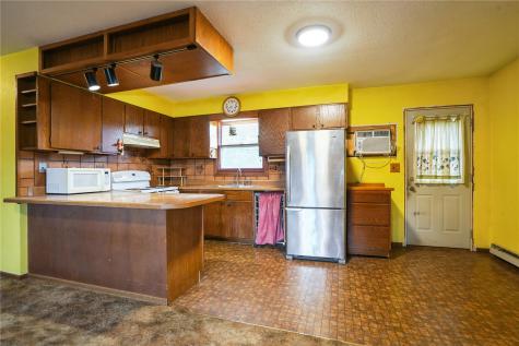 87 4th Avenue Atkins IA 52206