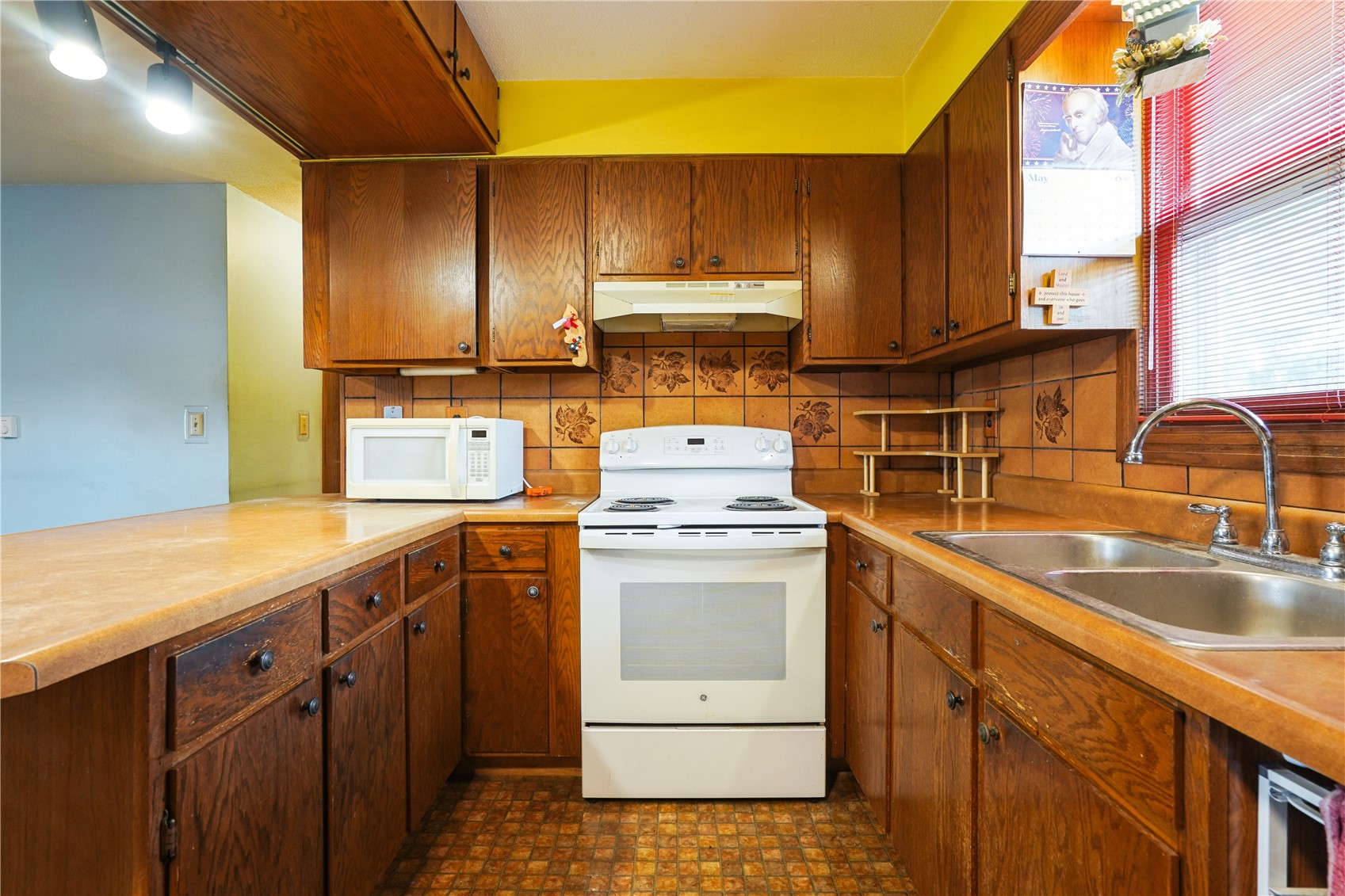 87 4th Avenue Atkins IA 52206