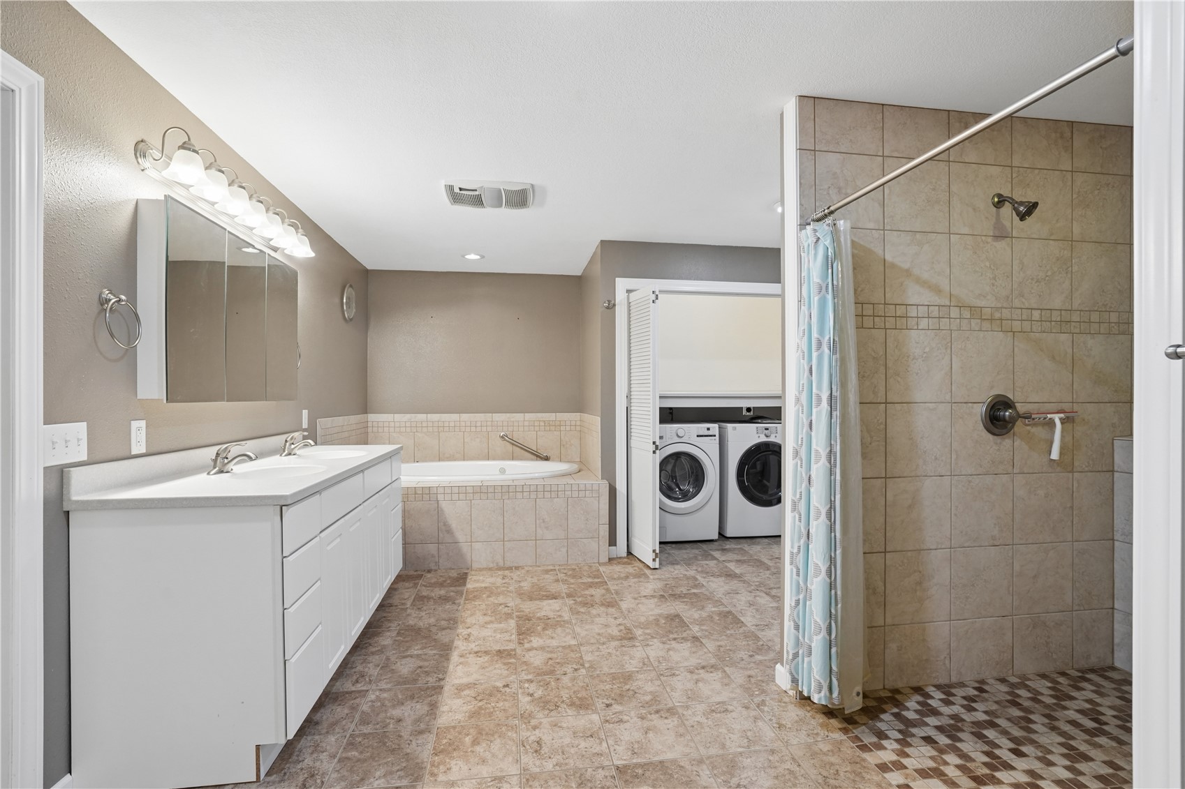 6500 Davis Court Cedar Rapids IA 52405