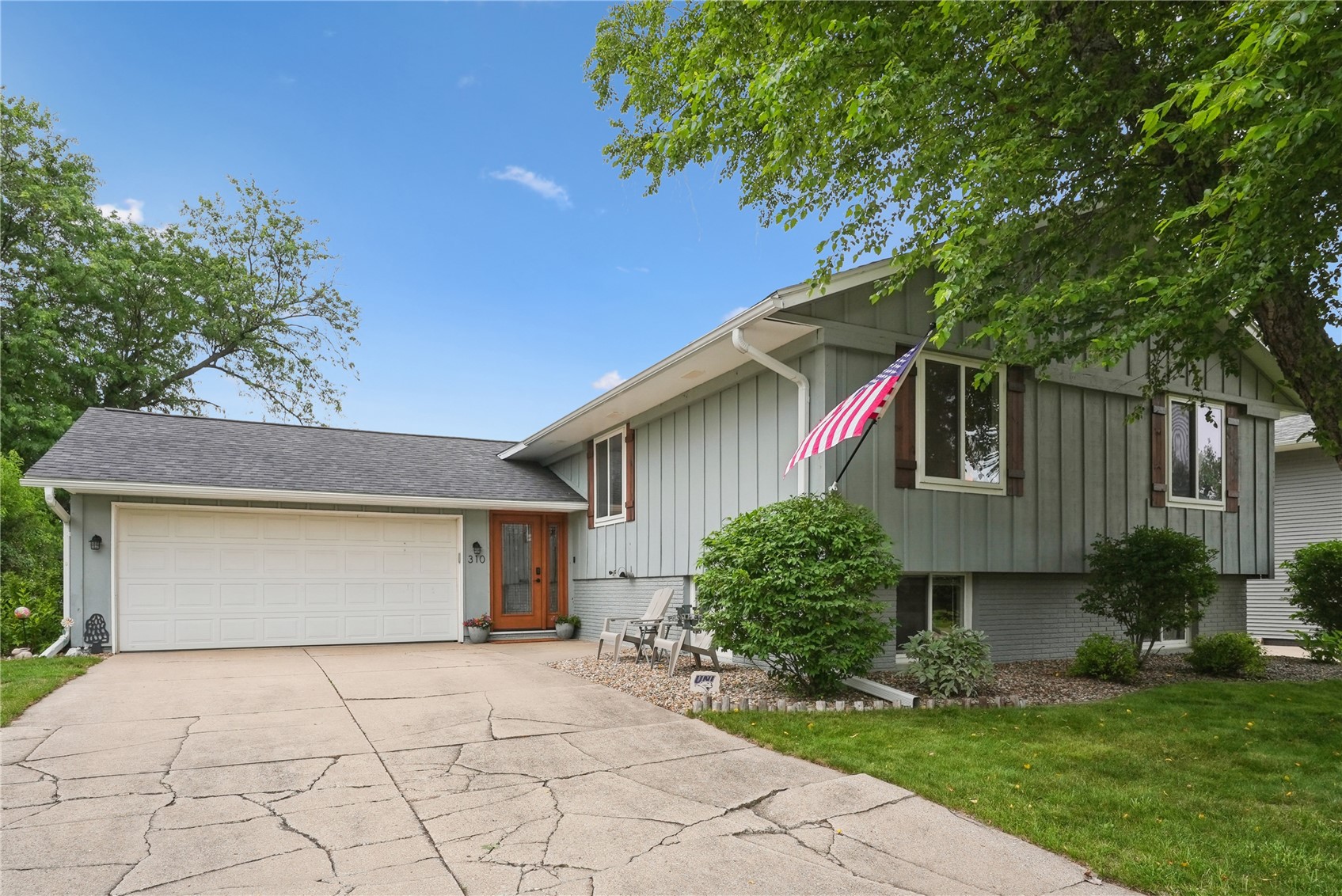 310 Carnaby Drive NE Cedar Rapids IA 52402