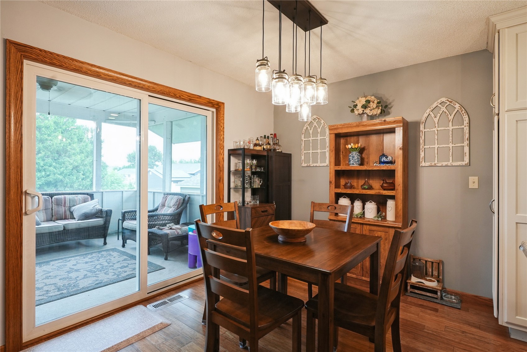 310 Carnaby Drive NE Cedar Rapids IA 52402